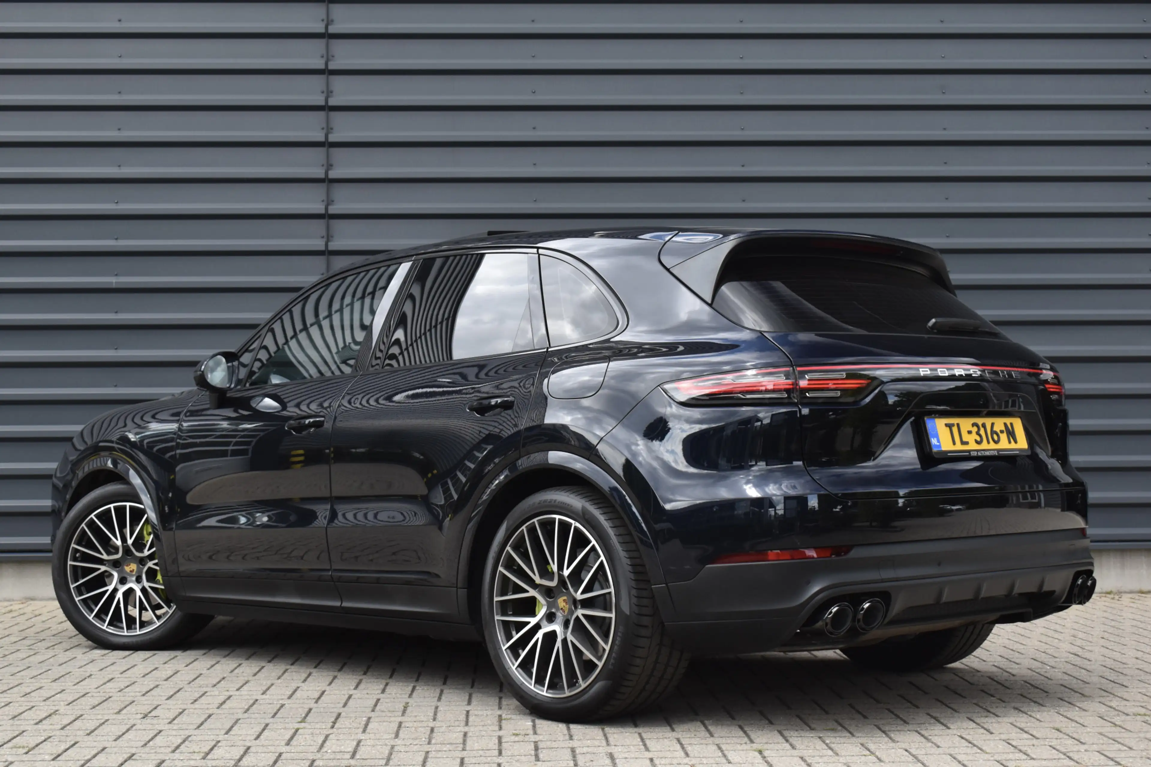 Porsche Cayenne 3.0 E-Hybrid 462pk Sport Chrono | Pano | Trekhaak — photo 2