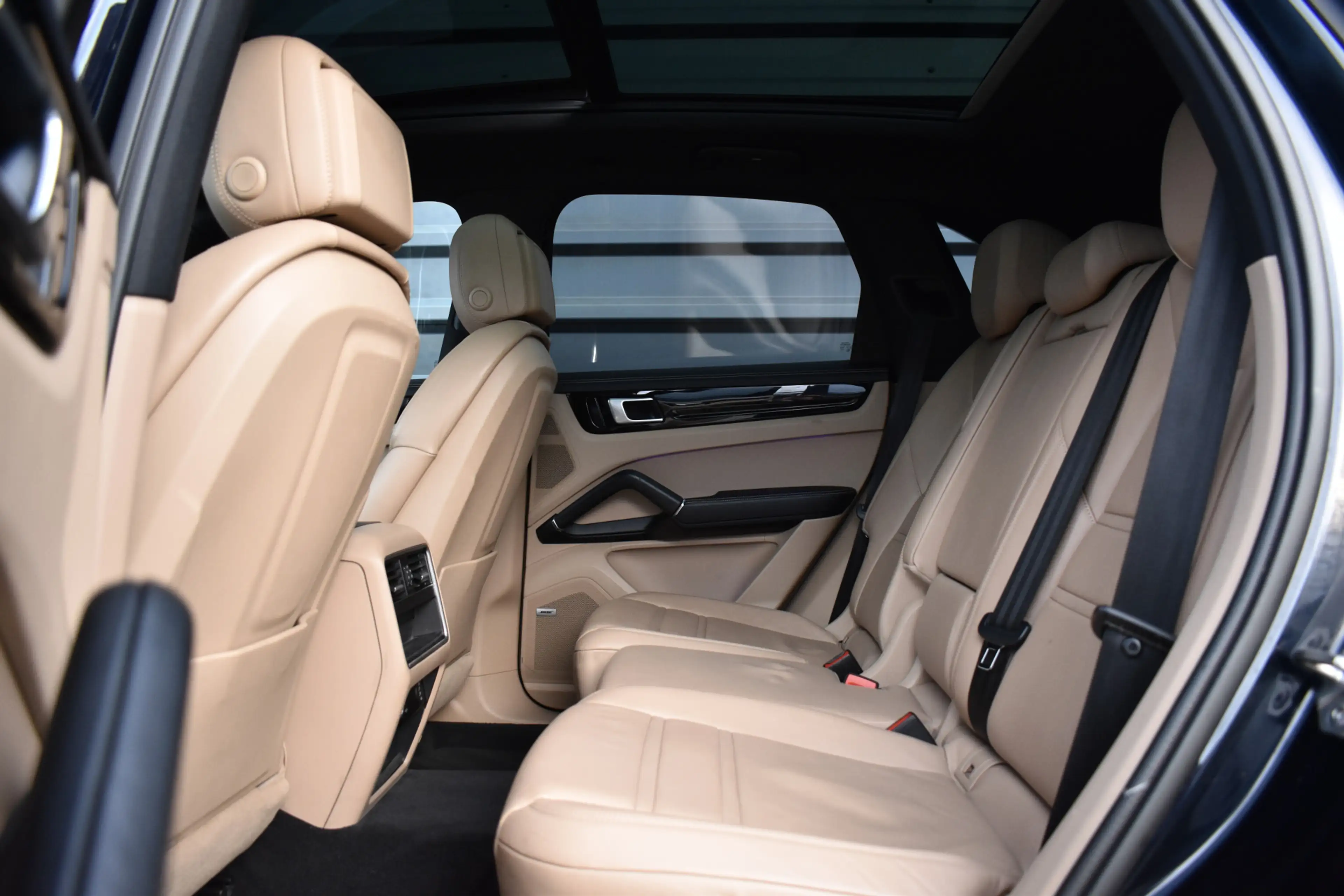 Porsche Cayenne 3.0 E-Hybrid 462pk Sport Chrono | Pano | Trekhaak — photo 27