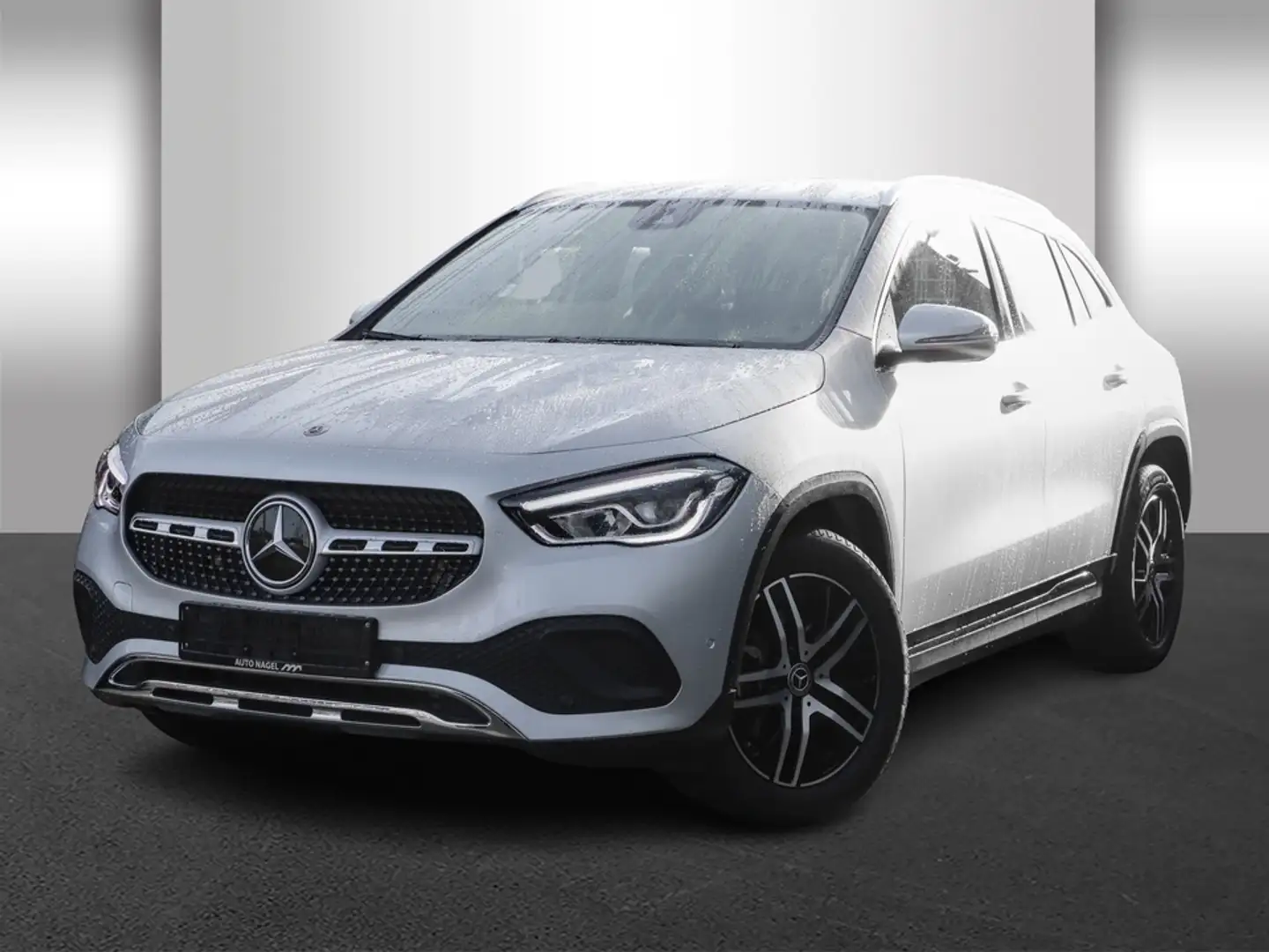 Mercedes-Benz GLA 200 DCT Argent - 2
