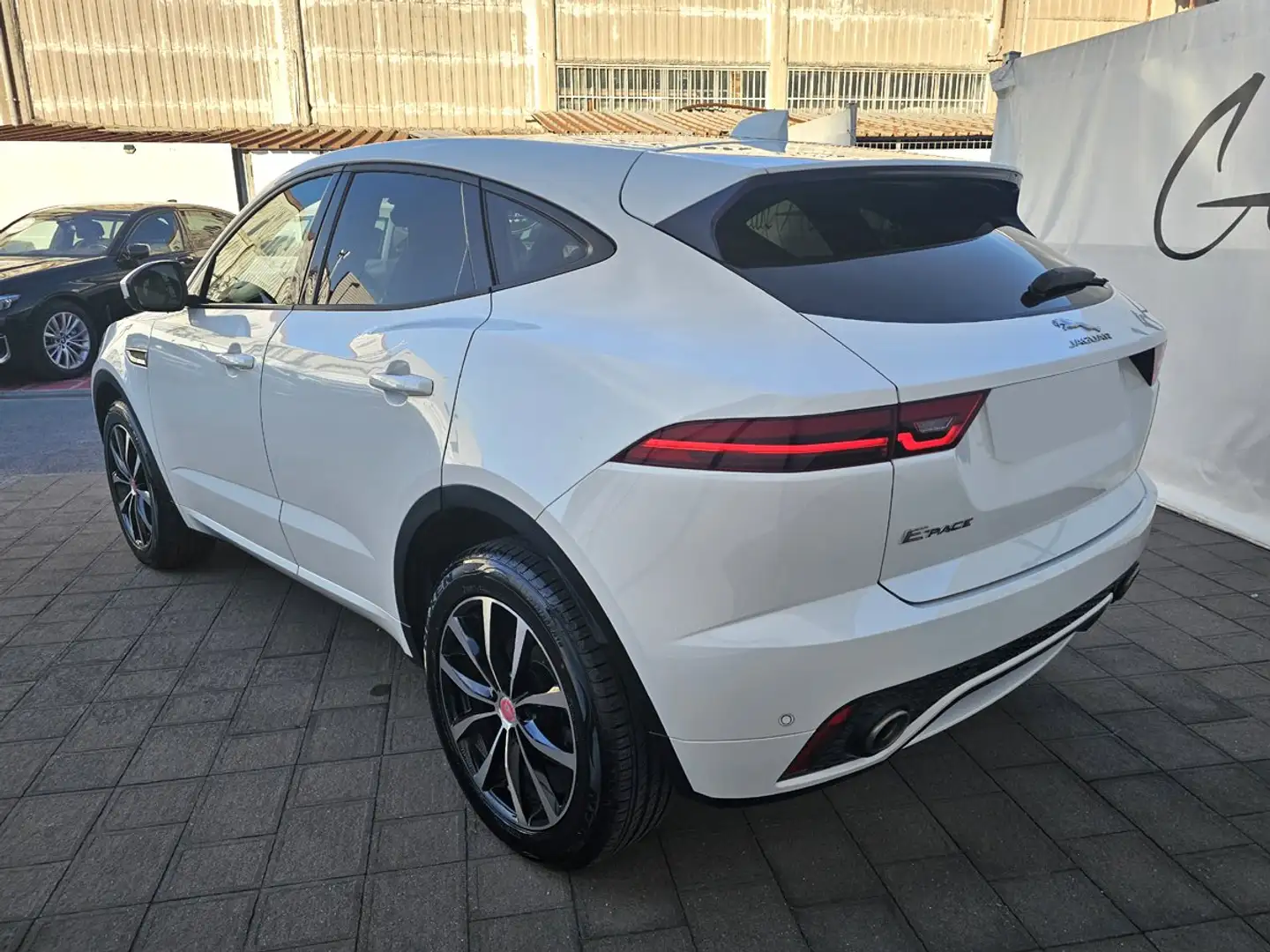 Jaguar E-Pace 2.0d i4 R-Dynamic SE 180CV Weiß - 2