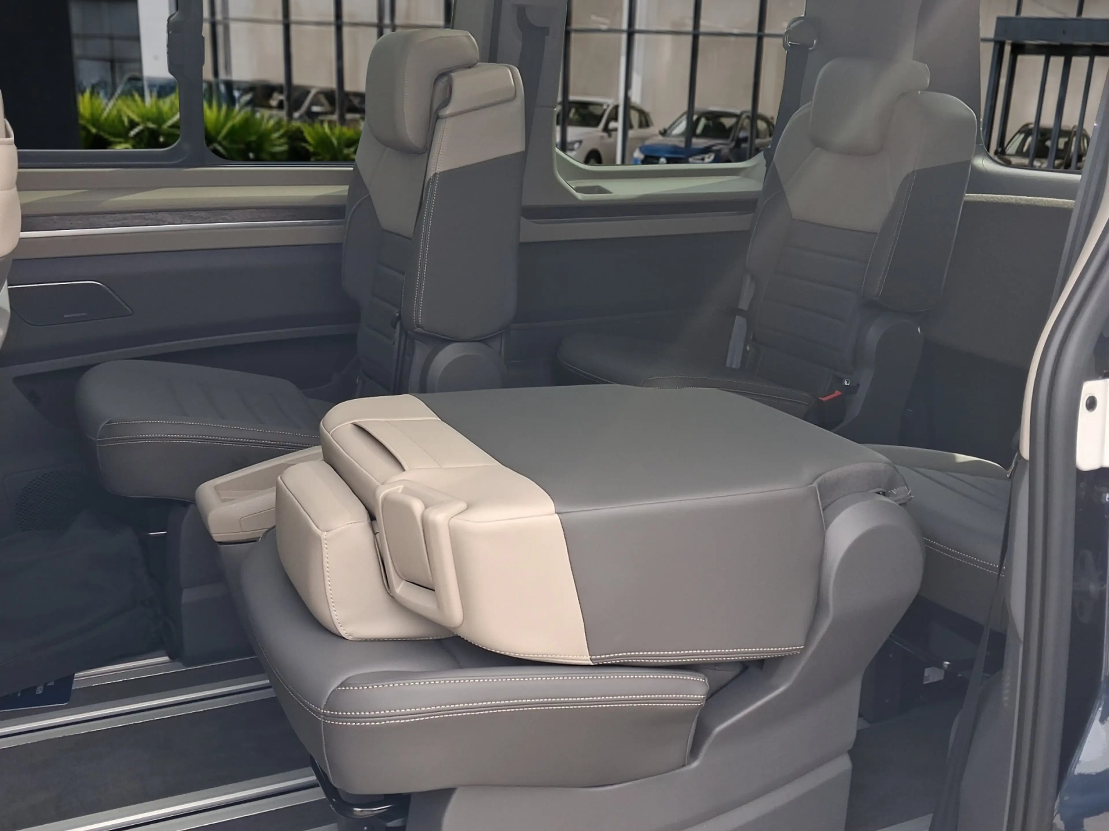 Volkswagen LT Multivan Style kurz KÜ eHybrid 4MOTION 1,99% Fi... — photo 6