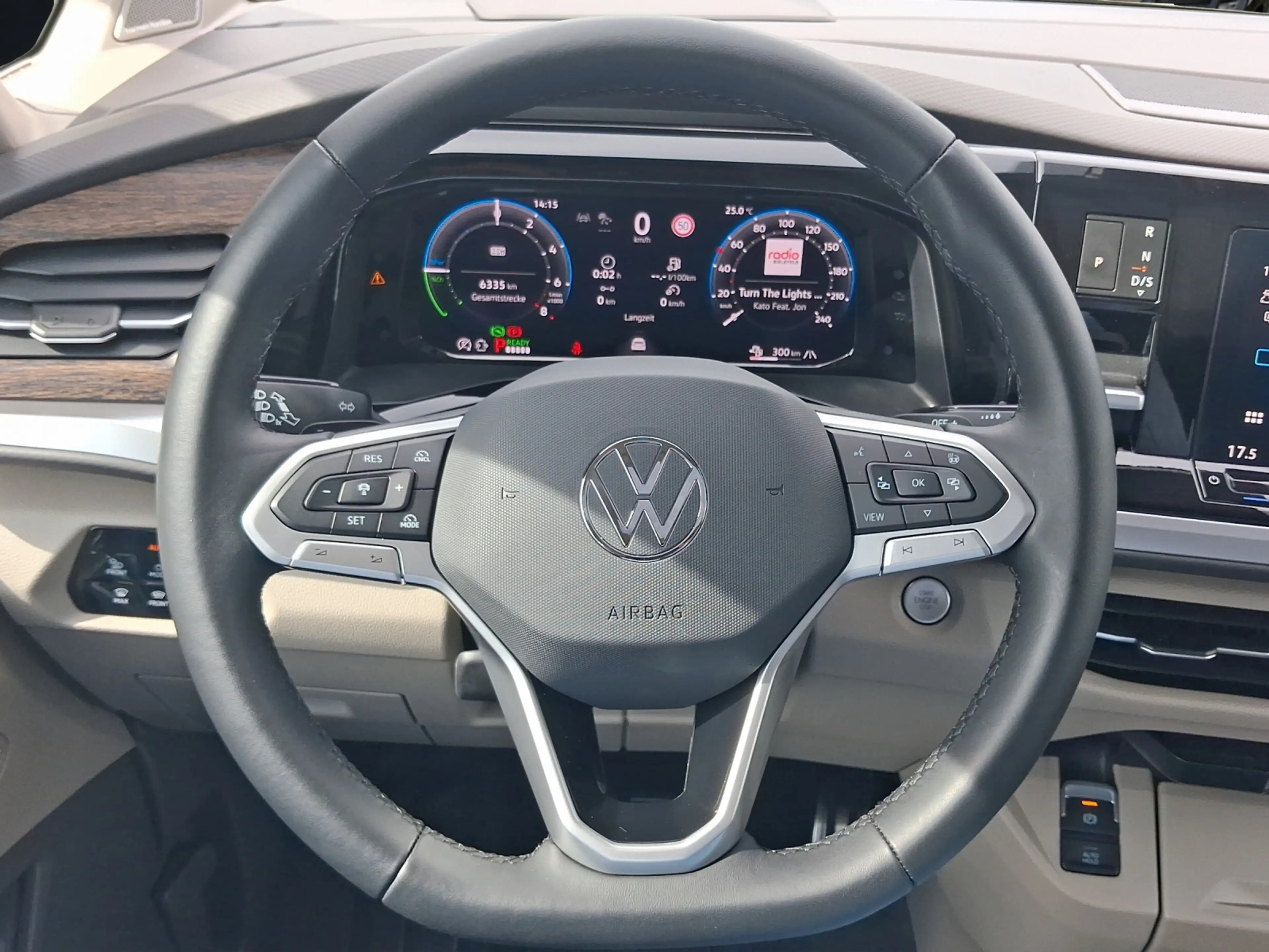 Volkswagen LT Multivan Style kurz KÜ eHybrid 4MOTION 1,99% Fi... — photo 8