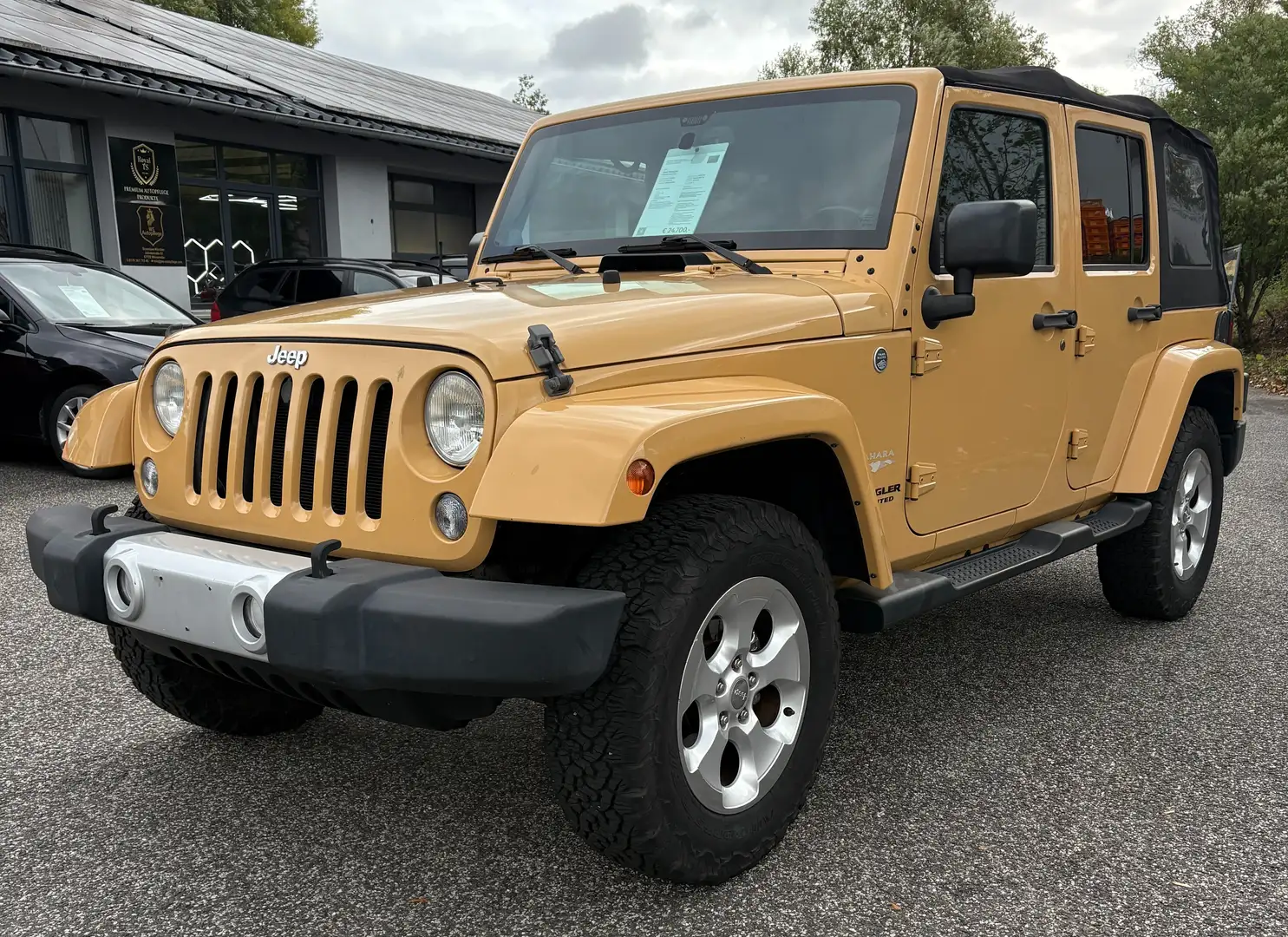 Jeep Wrangler Unlimited Sahara 4x4 Gelb - 1