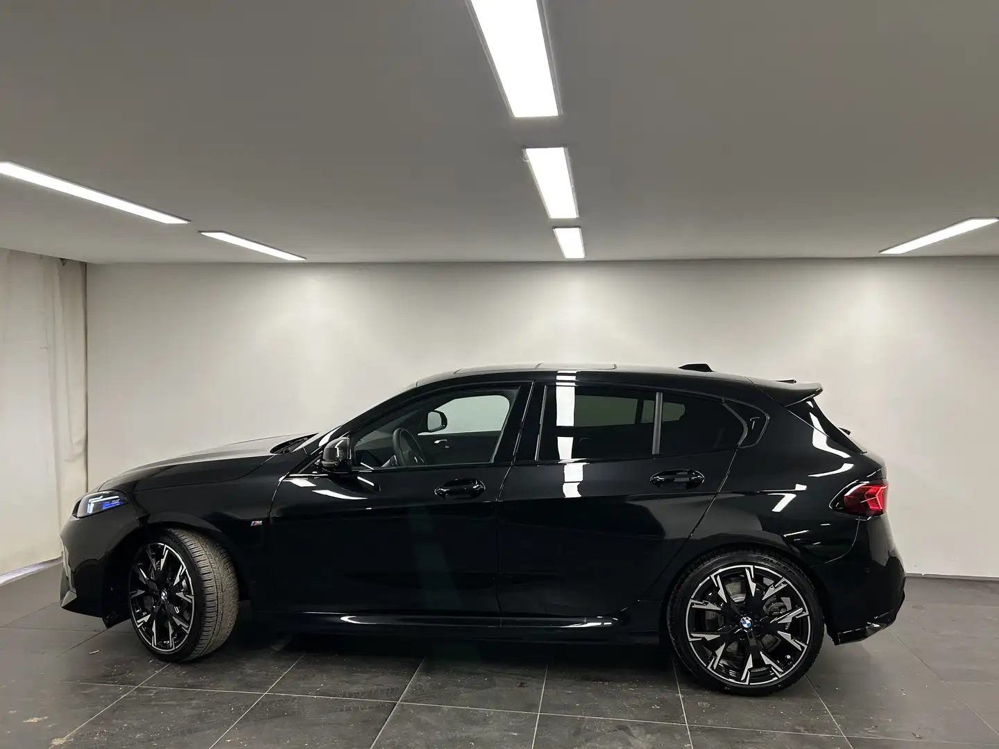 BMW 120 M Sportpaket Pro Head-Up HK Pano LED Schwarz - 2