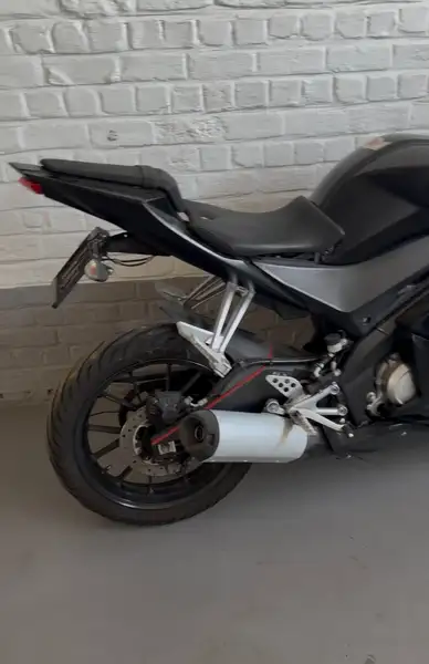 Yamaha YZF-R125 - foto 2