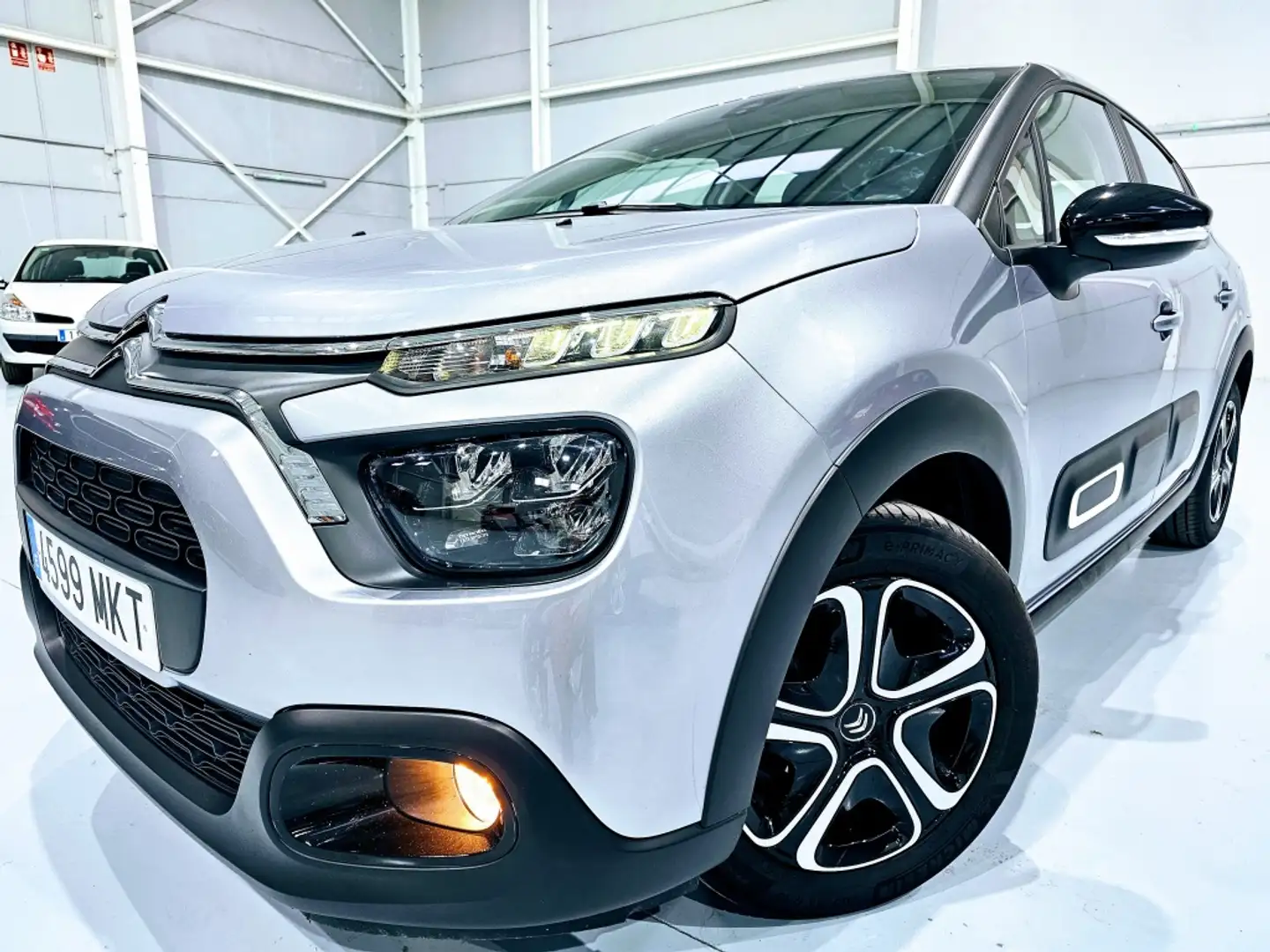 Citroen C3 1.2 PureTech S&S Feel Pack 83 Grijs - 1