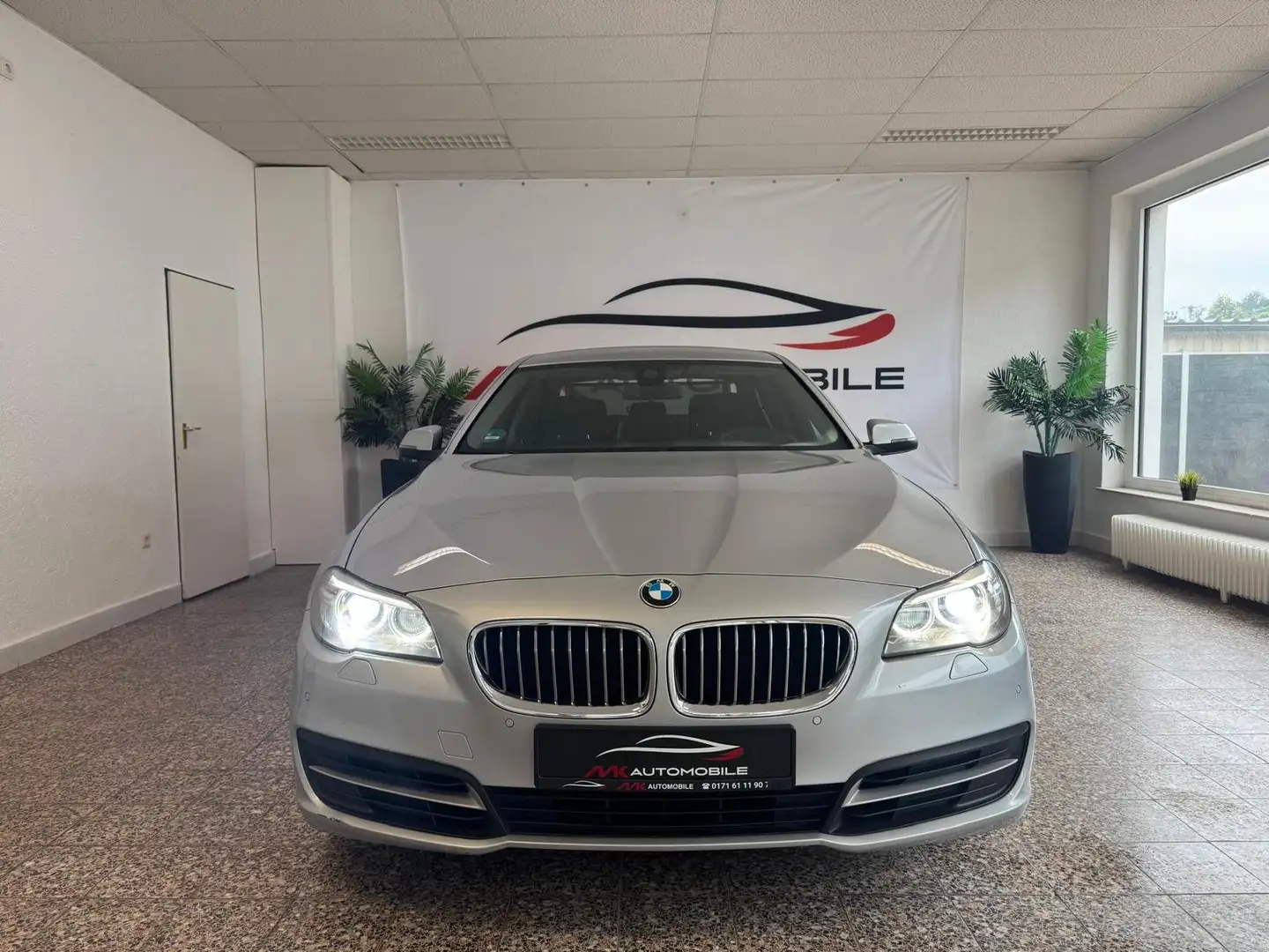 BMW 525 d Aut. Bi Xenon Navi Memory Tempomat PDC Silber - 2