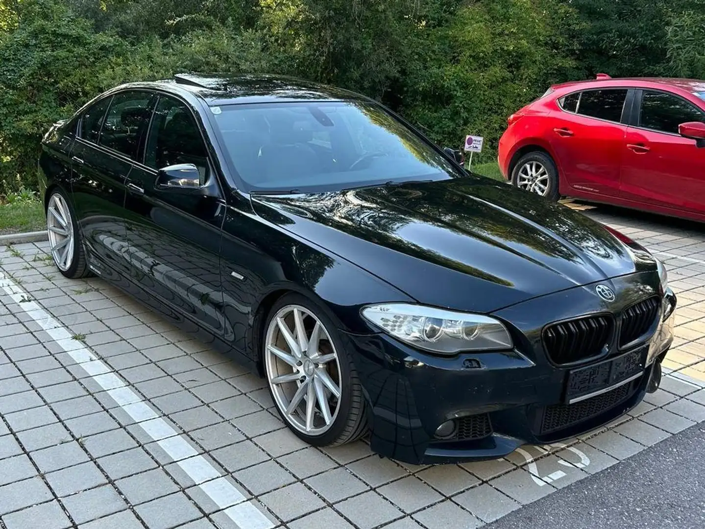 BMW 520 520d Aut. Schwarz - 1