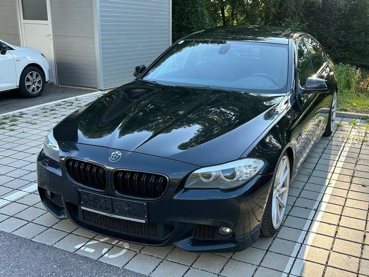 BMW 520 520d Aut. Schwarz - 2