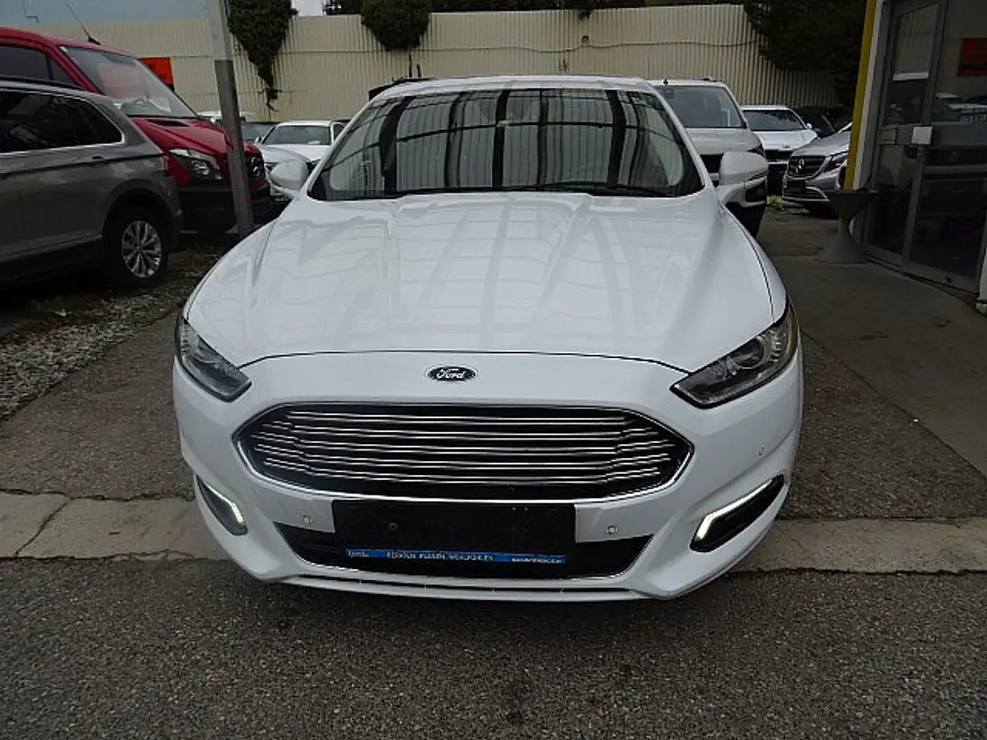 Ford Mondeo Traveller Titanium 2,0 TDCi Aut. Weiß - 2