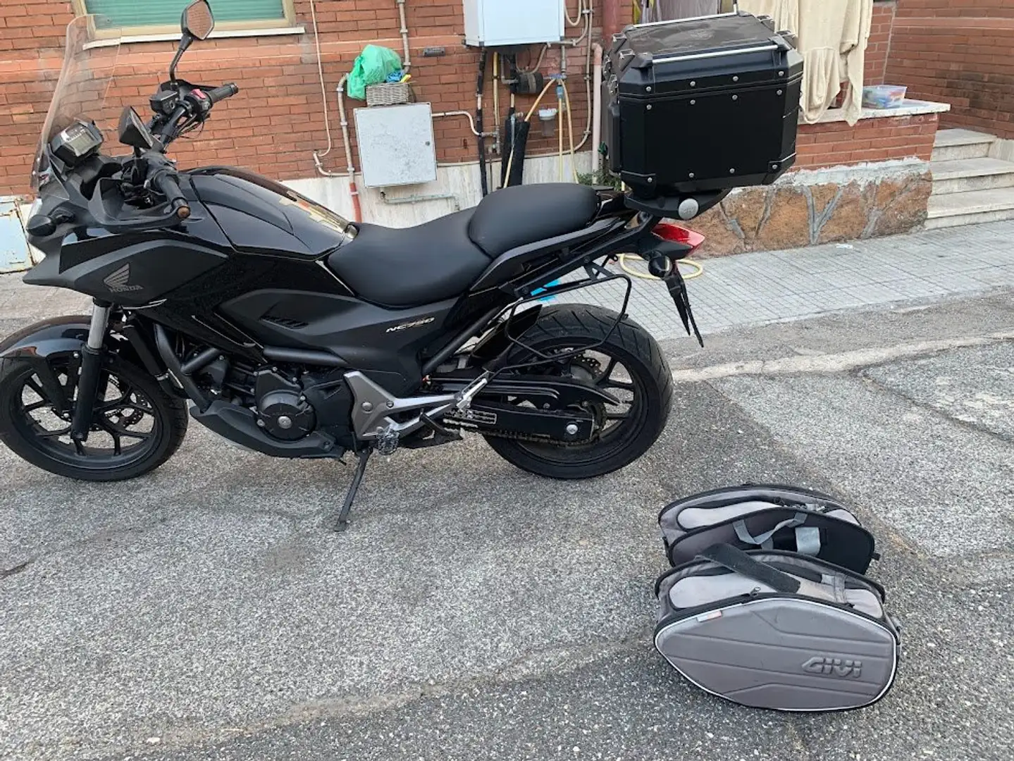 Honda NC 750 x DCT Negro - 2