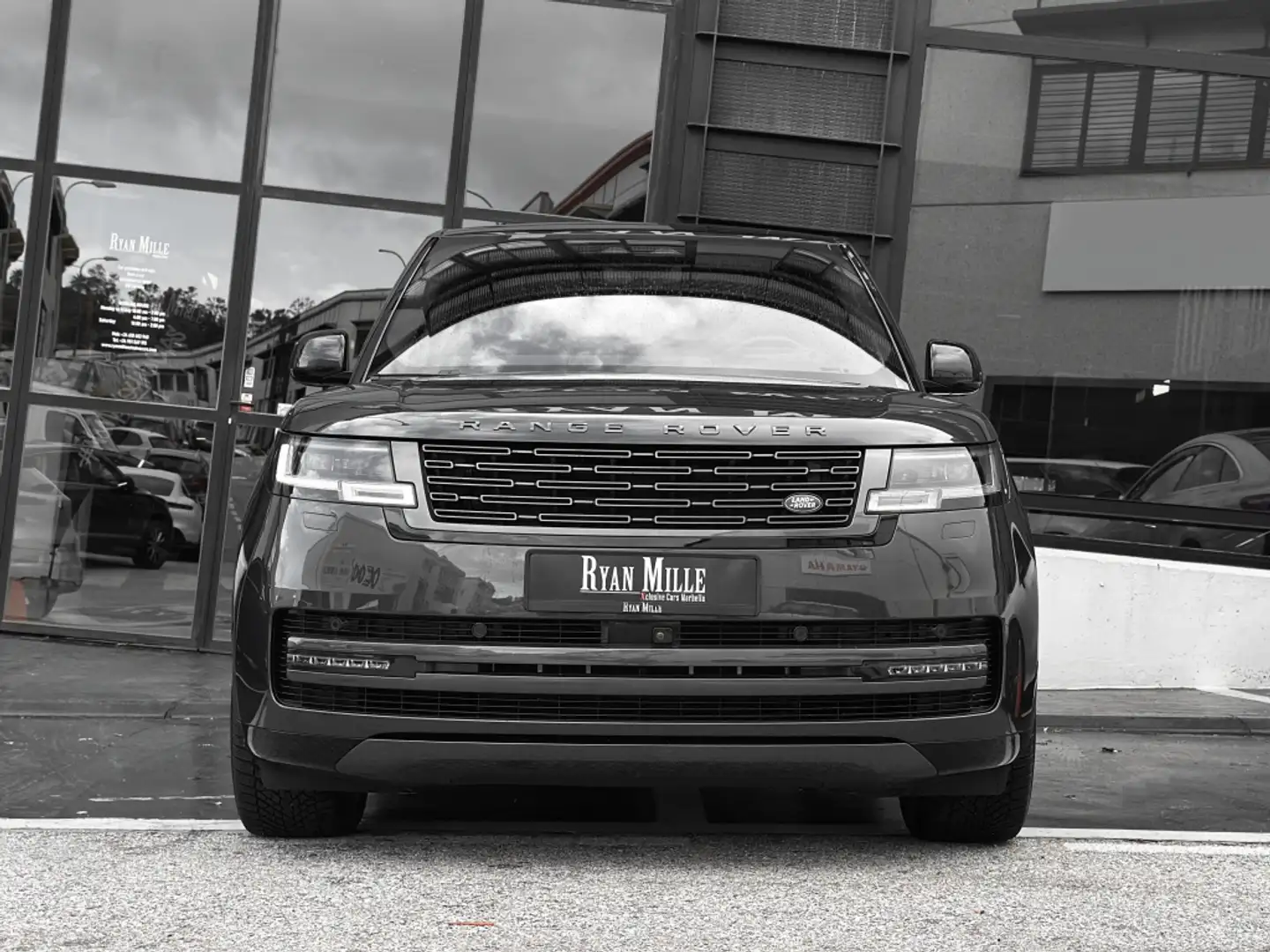 Land Rover Range Rover 3.0D I6 MHEV HSE SWB AWD Aut. Gris - 2