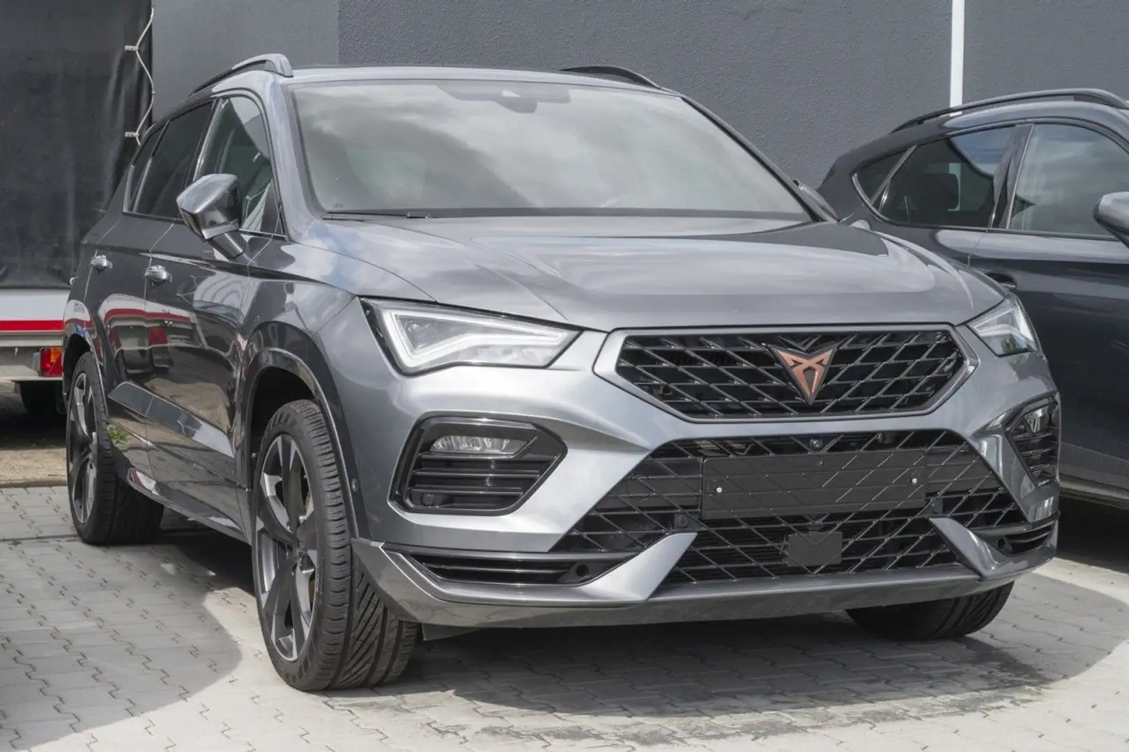 CUPRA Ateca 2.0 TSI 4Drive AHK+Pano+Business Basis 4Dr Grau - 2