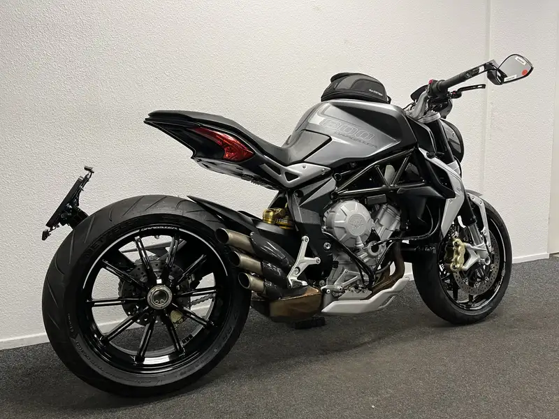 MV Agusta Dragster - foto 4