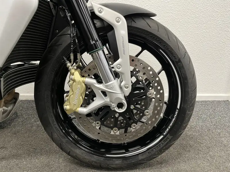 MV Agusta Dragster - foto 5