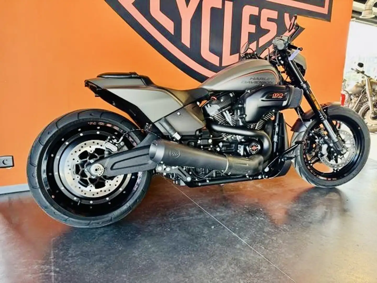 Harley-Davidson FXD échappement homologué a commande au guidon - 2