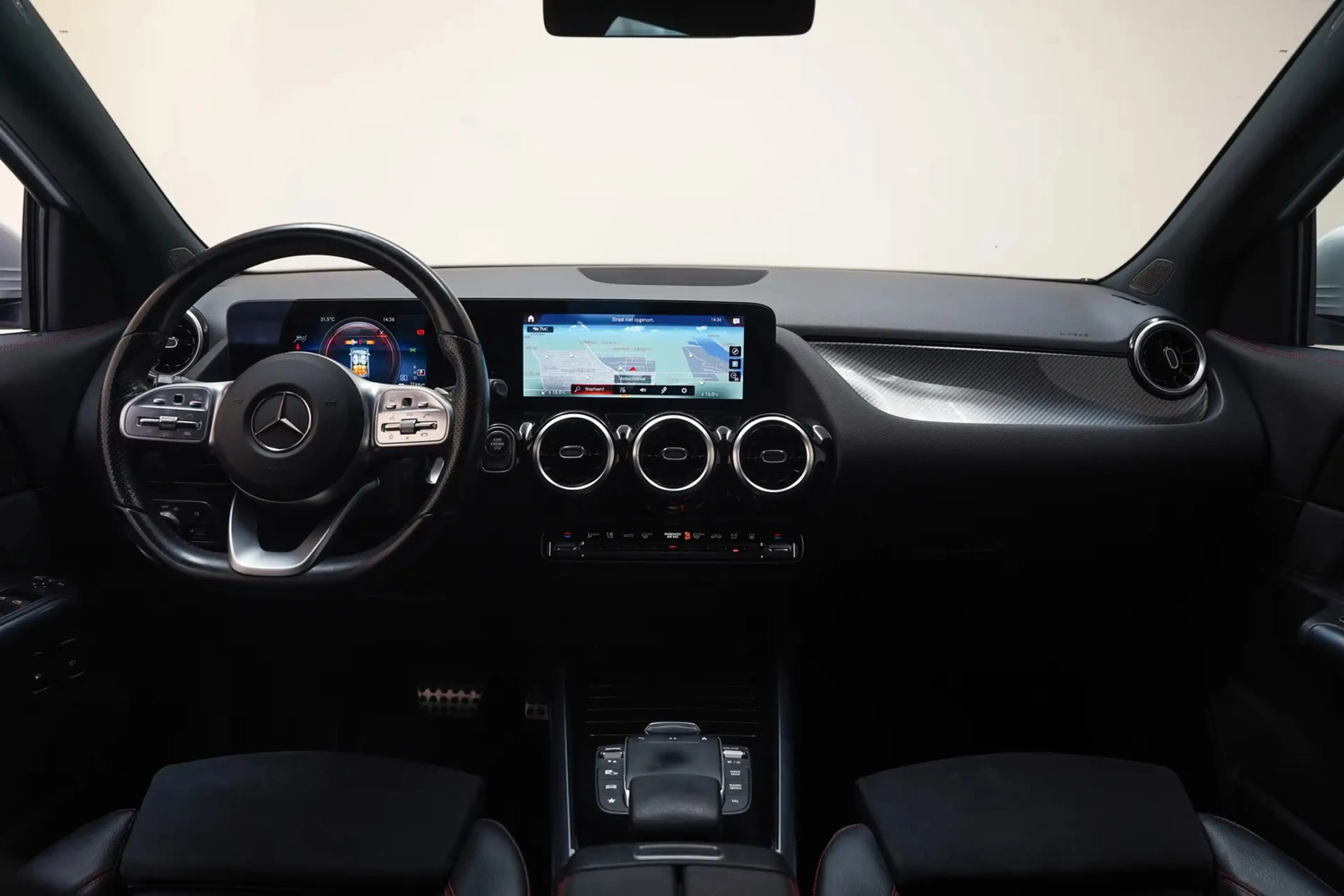 Mercedes-Benz GLA 250 250e AMG Line Premium Plus Aut. [ 360°Camera Memor — photo 4