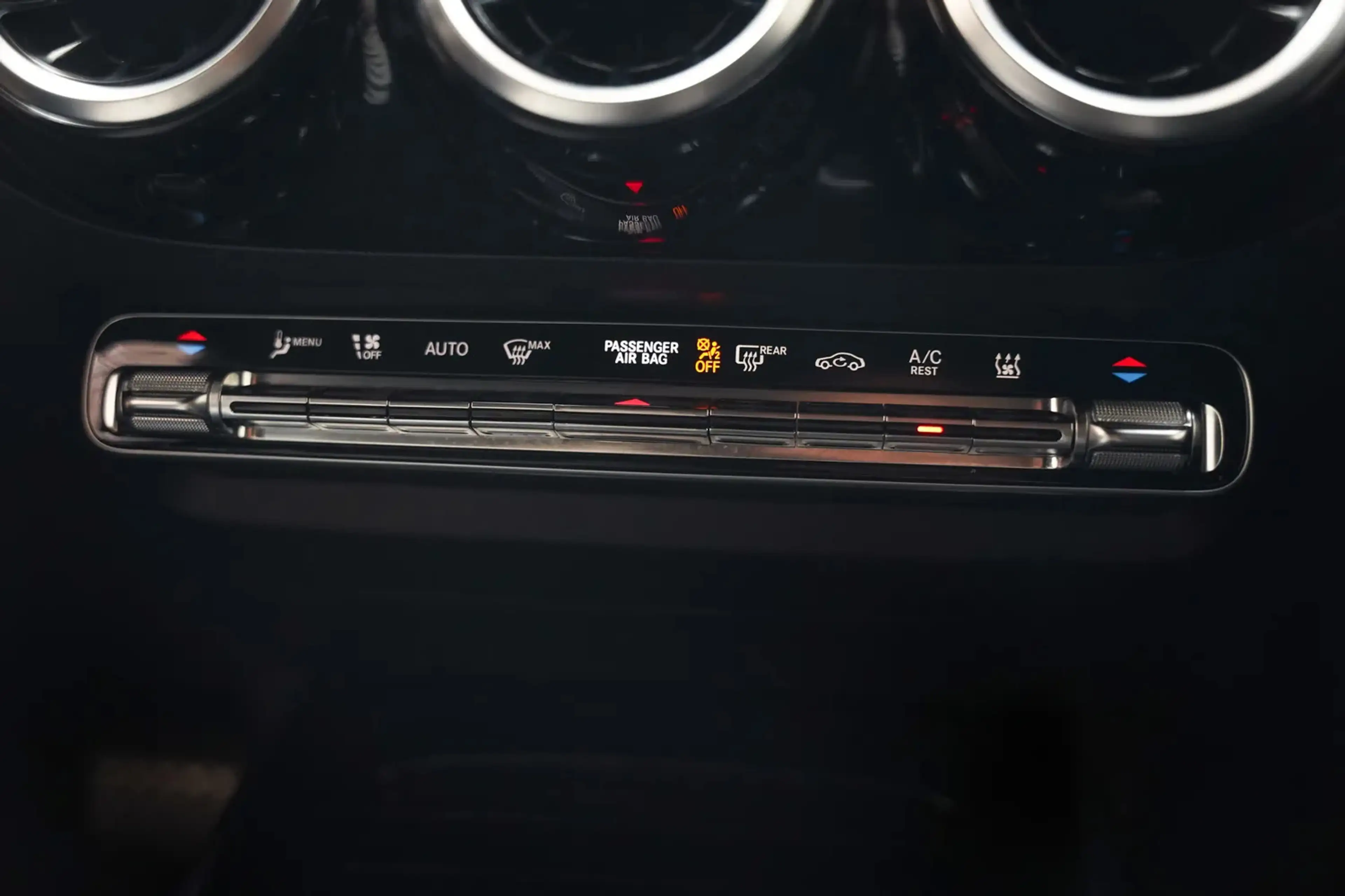 Mercedes-Benz GLA 250 250e AMG Line Premium Plus Aut. [ 360°Camera Memor — photo 8