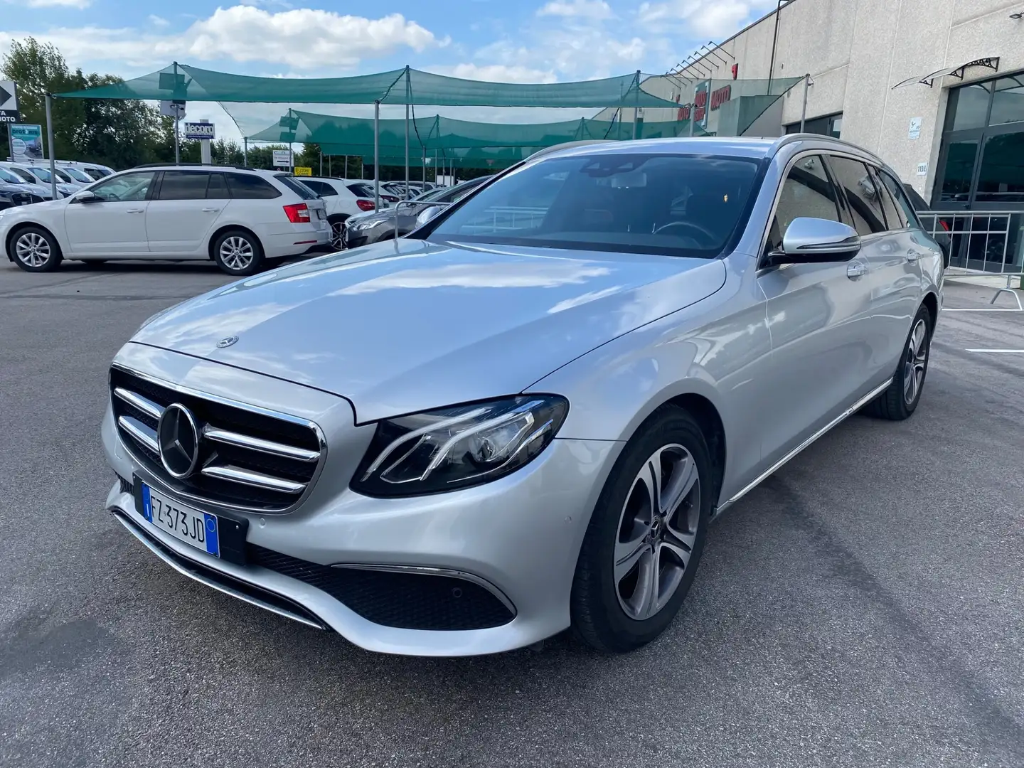 Mercedes-Benz E 220 E 220 d S.W. 4Matic Auto Business Sport Grigio - 1