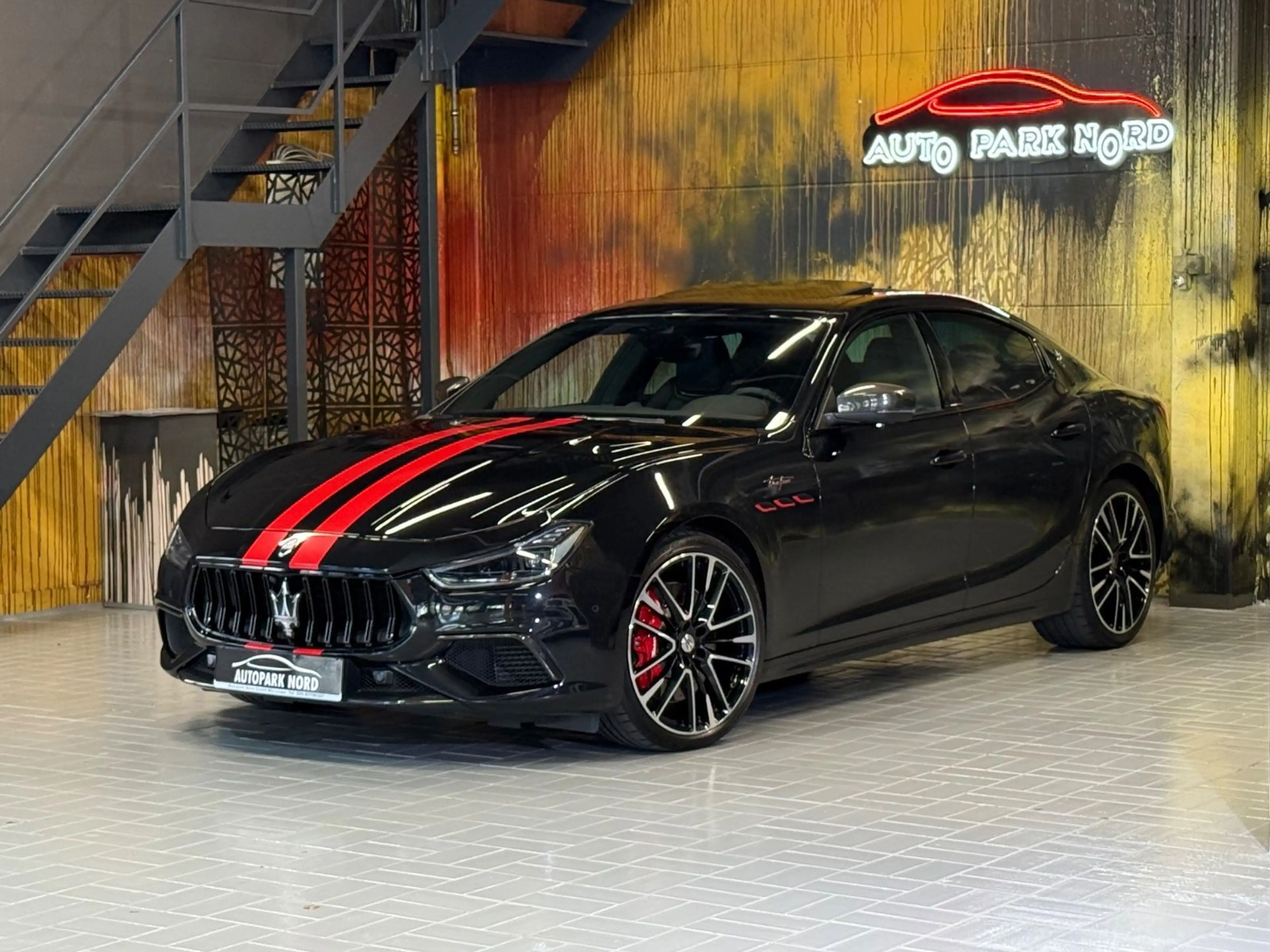 Maserati Ghibli Trofeo~GLAS SD~KAMERA 360~LED~CARBON~