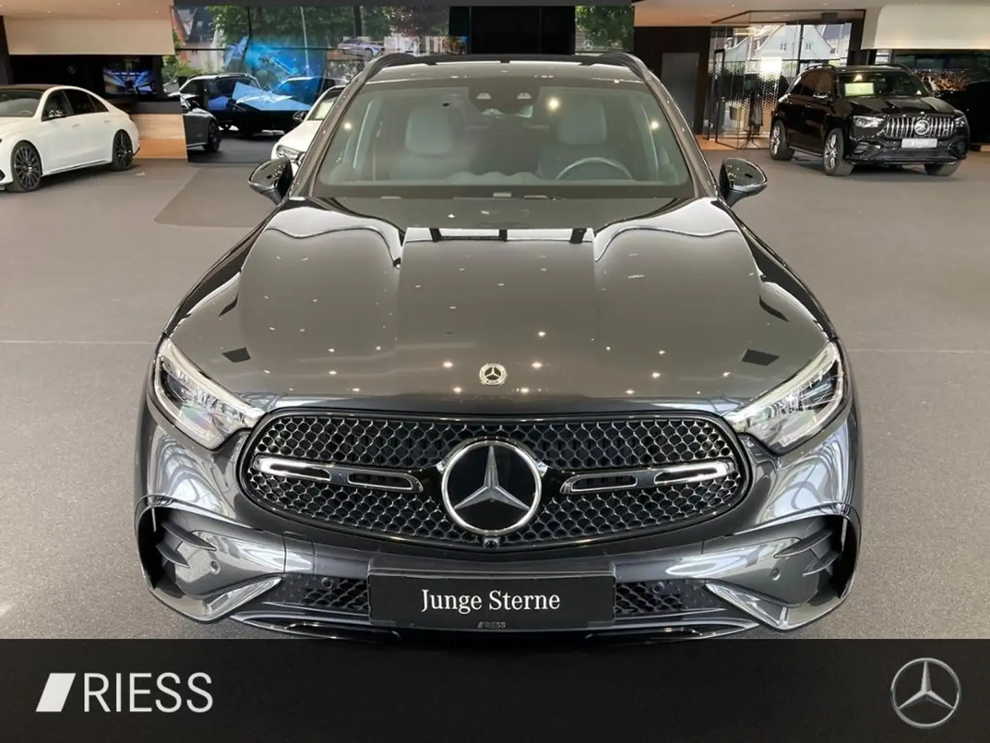 Mercedes-Benz GLC 220 d 4MATIC ACC PDC SHZ LED SpurH Navi AUT Grau - 2