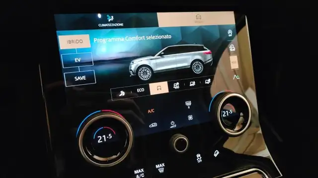 Land Rover Range Rover Velar view 13