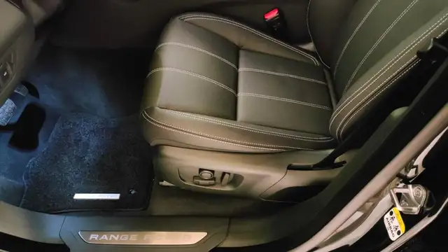 Land Rover Range Rover Velar view 18