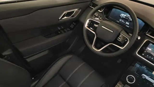 Land Rover Range Rover Velar view 29