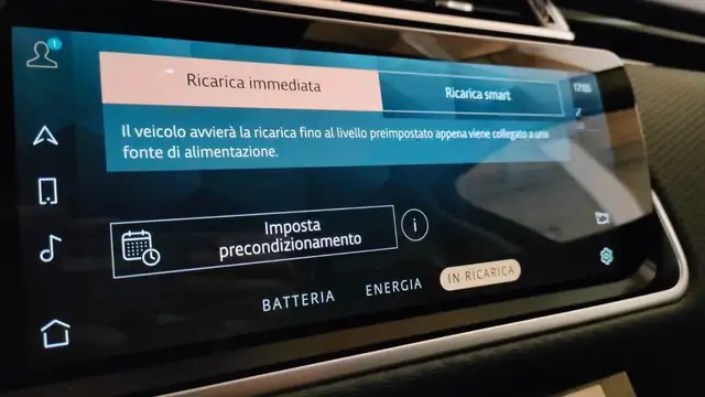 Land Rover Range Rover Velar view 11