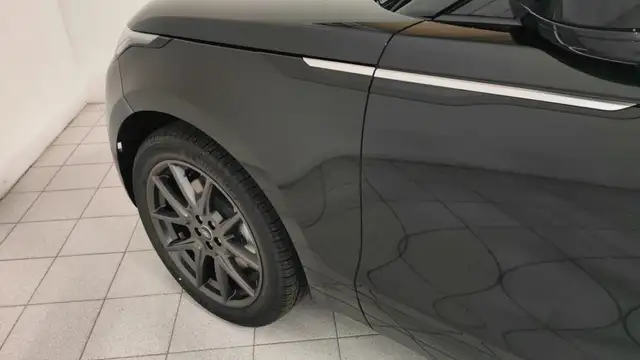 Land Rover Range Rover Velar view 27