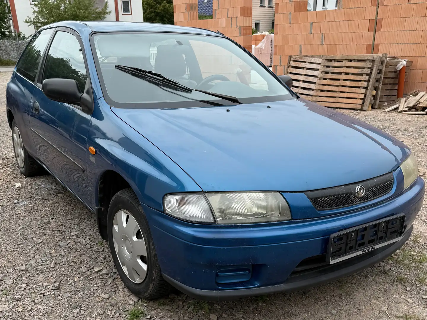 Mazda 323 323 P 1.4 Kék - 1