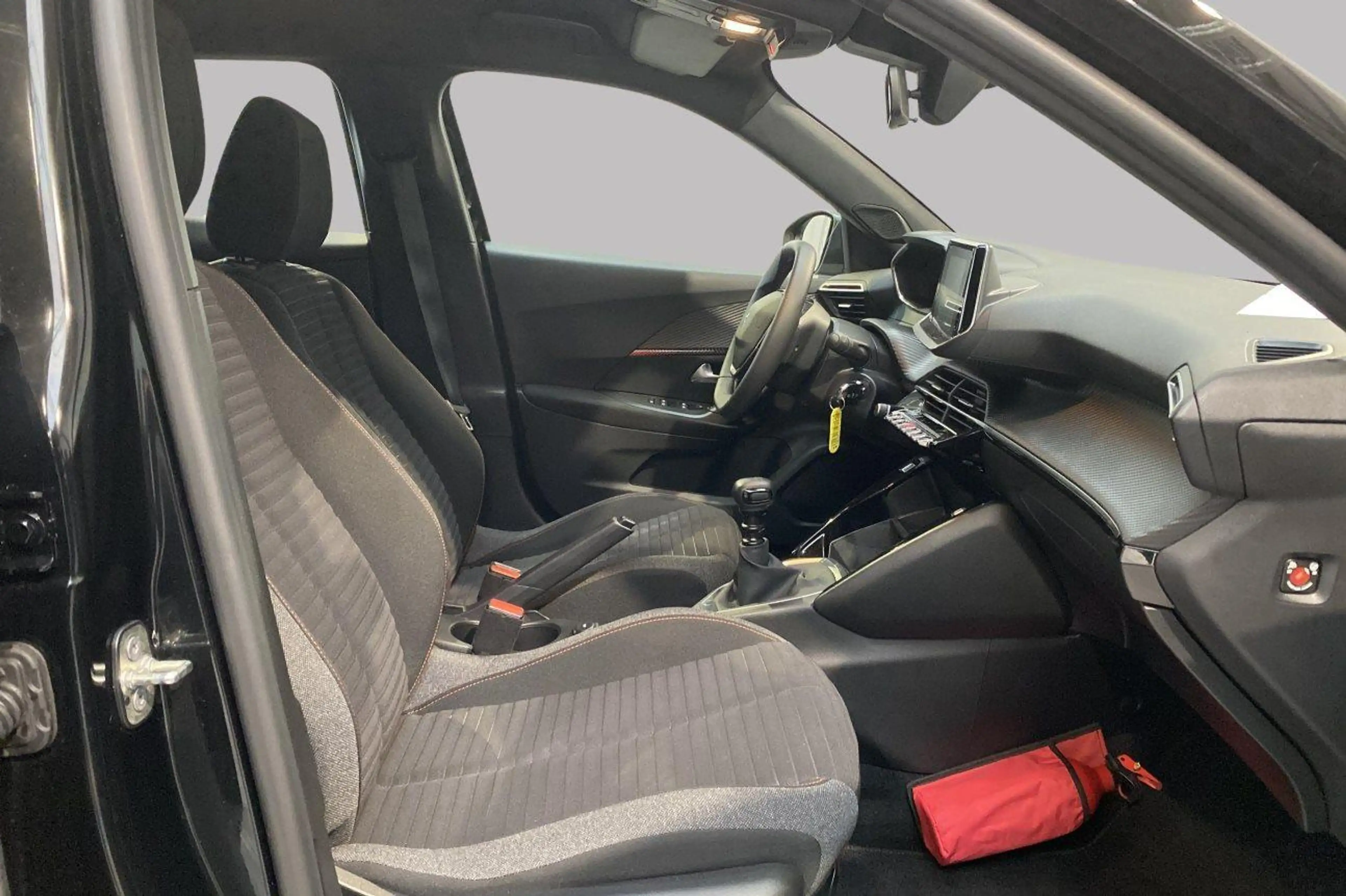 Peugeot 2008 Active Pack — photo 8