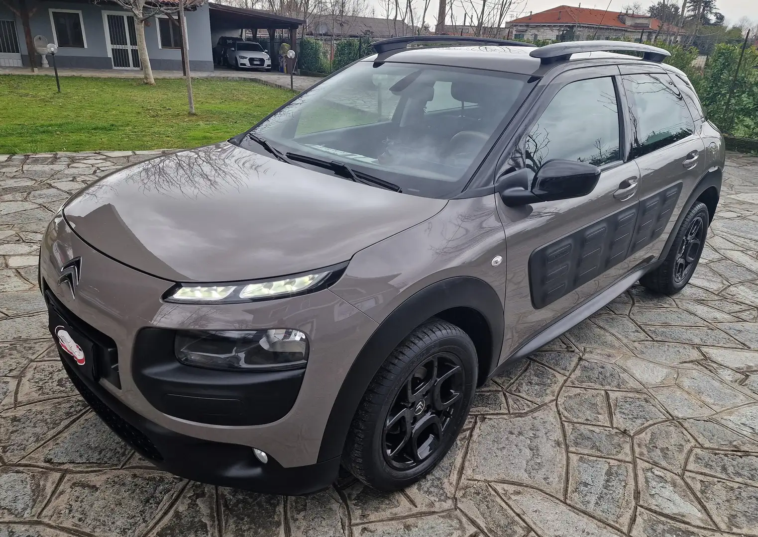 Citroen C4 Cactus 1.2 puretech Feel 75cv - UNICO PROPRIETARIO Marrone - 1