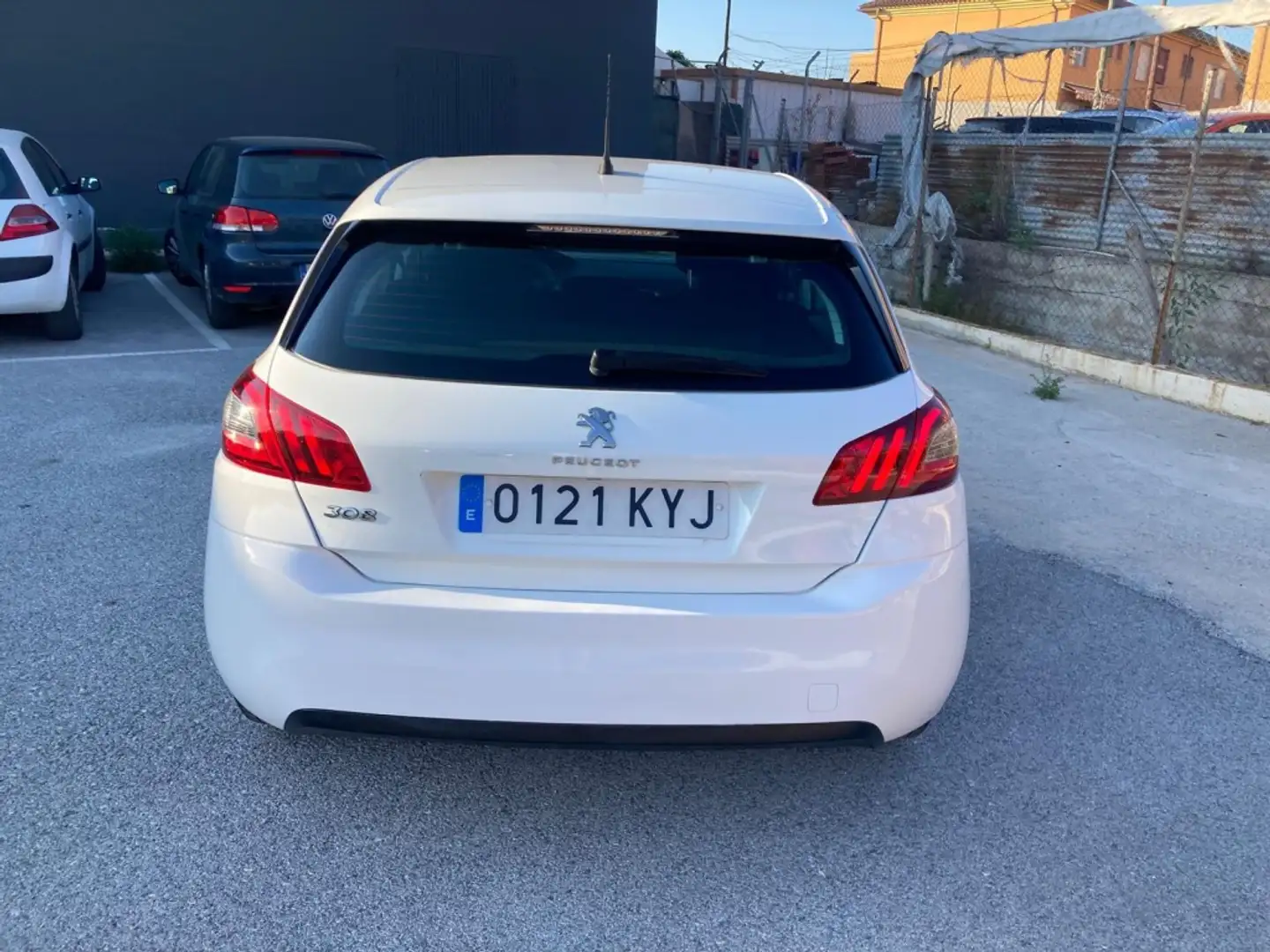 Peugeot 308 1.5BlueHDi S&S Access 100 Blanco - 2
