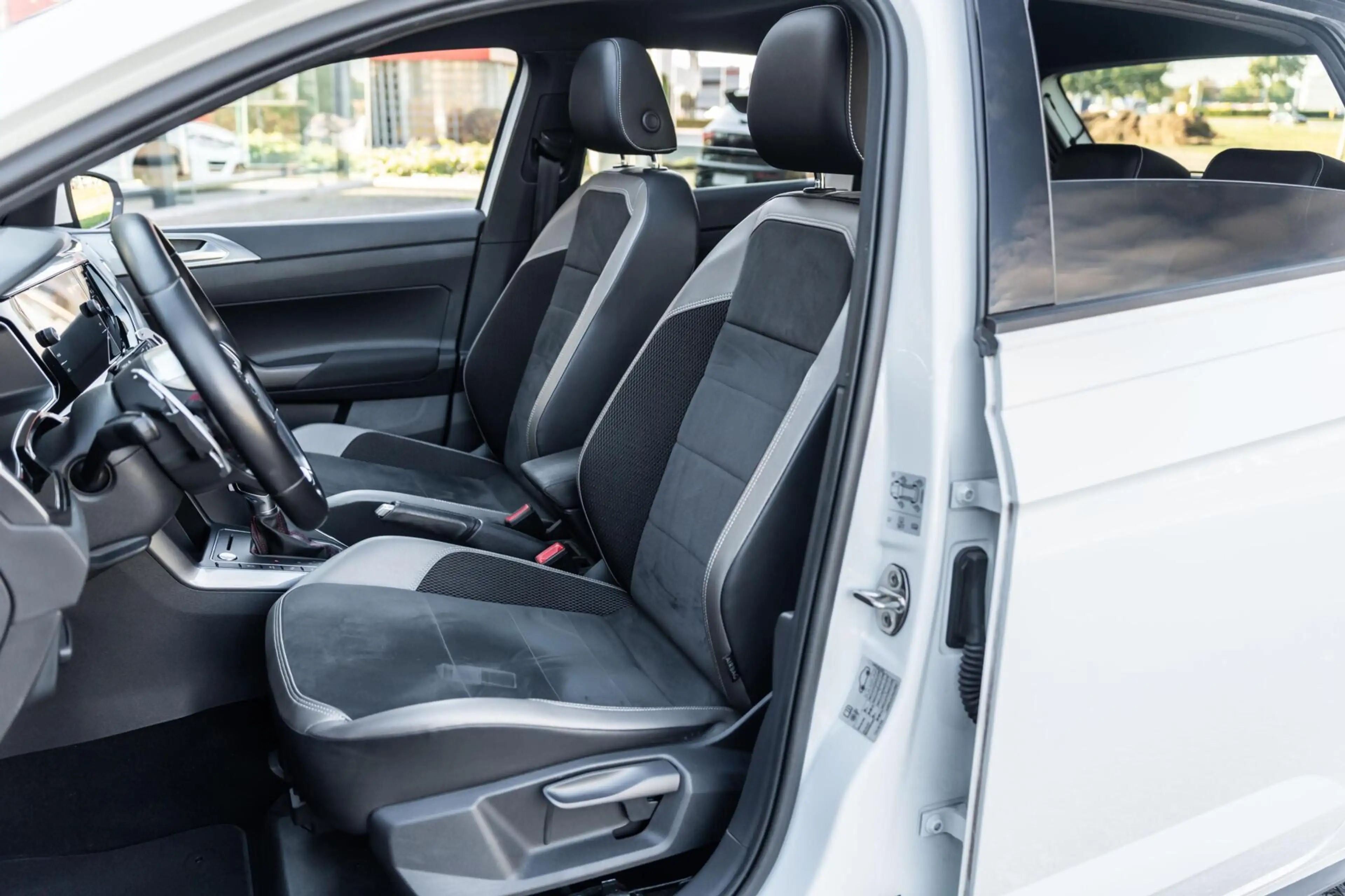 Volkswagen Polo GTI 2.0 TSI Pano DSG Beats ACC Stoelverw — photo 23