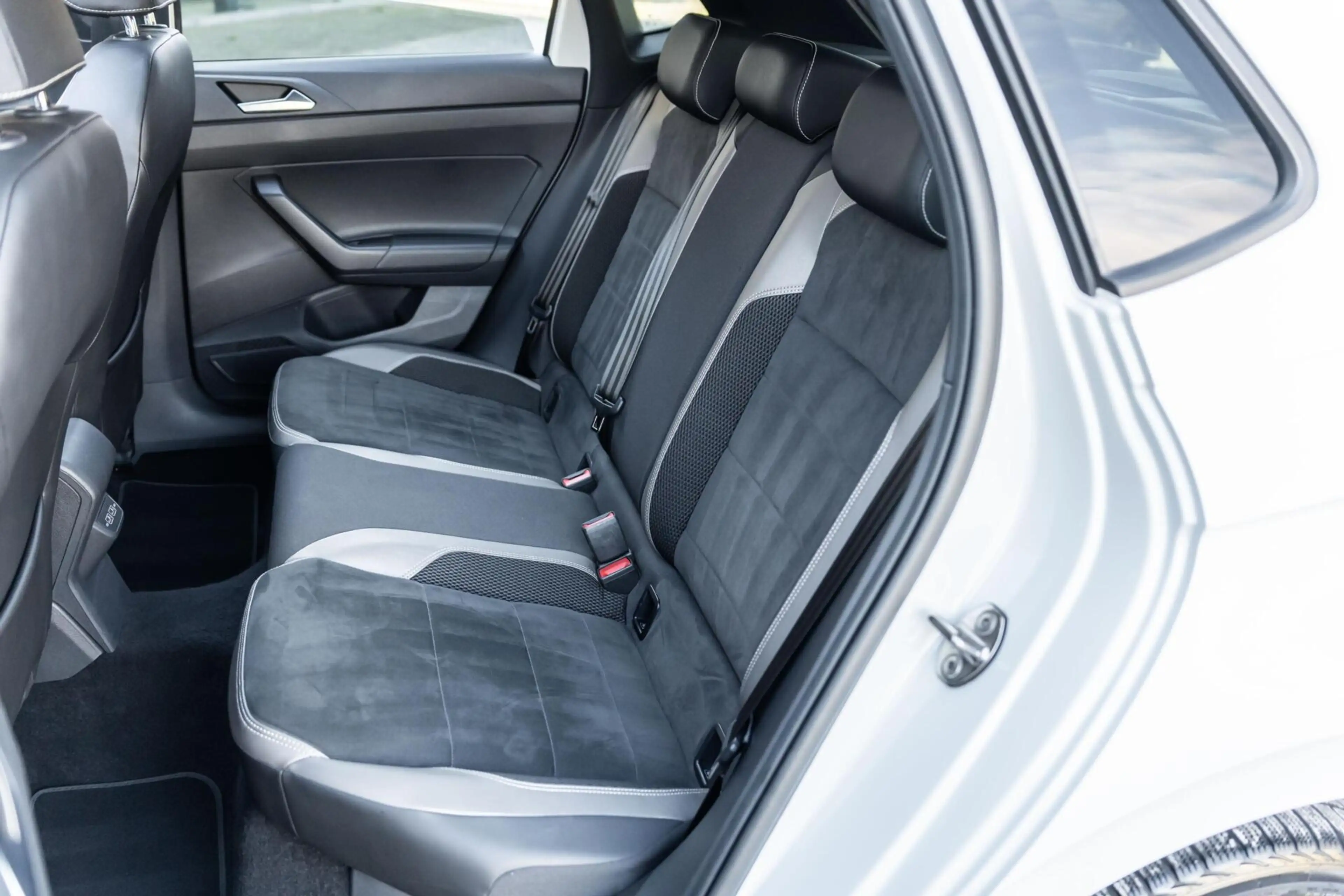 Volkswagen Polo GTI 2.0 TSI Pano DSG Beats ACC Stoelverw — photo 26