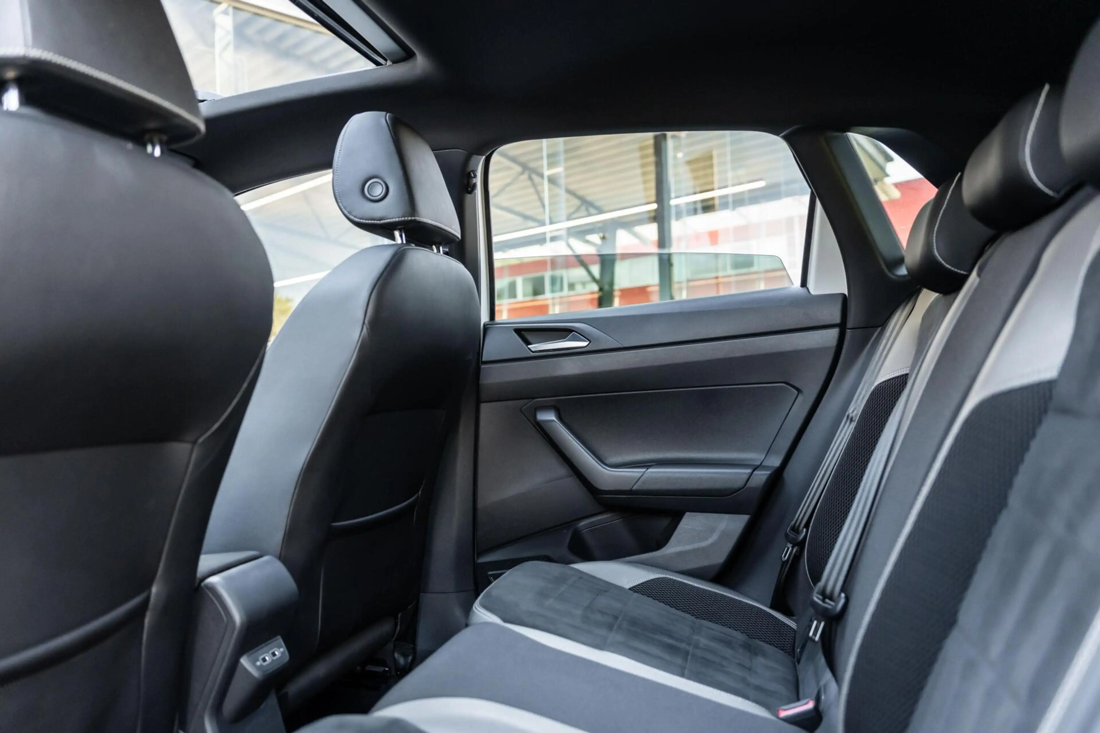 Volkswagen Polo GTI 2.0 TSI Pano DSG Beats ACC Stoelverw — photo 28