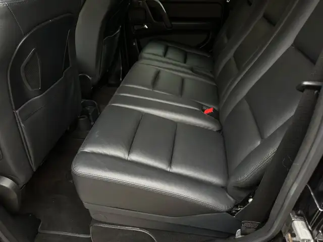Mercedes-Benz G-Class view 13