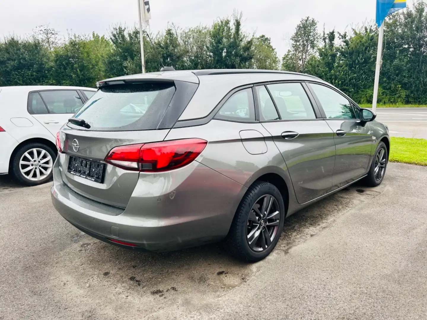 Opel Astra K SportsTourer Automatik, SHZ, NAVI Grau - 2