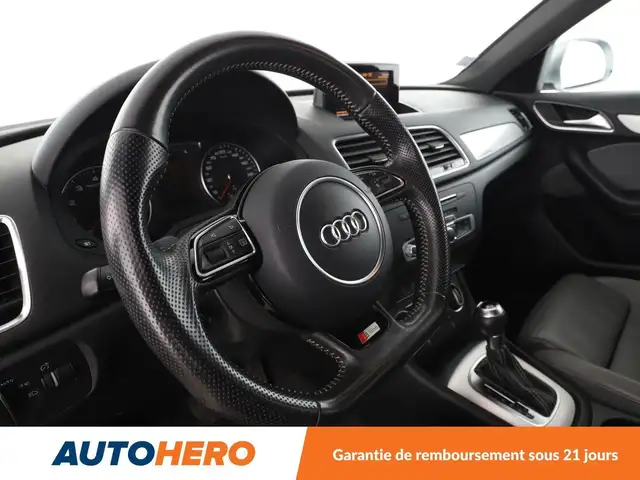 Audi Q3 view 11