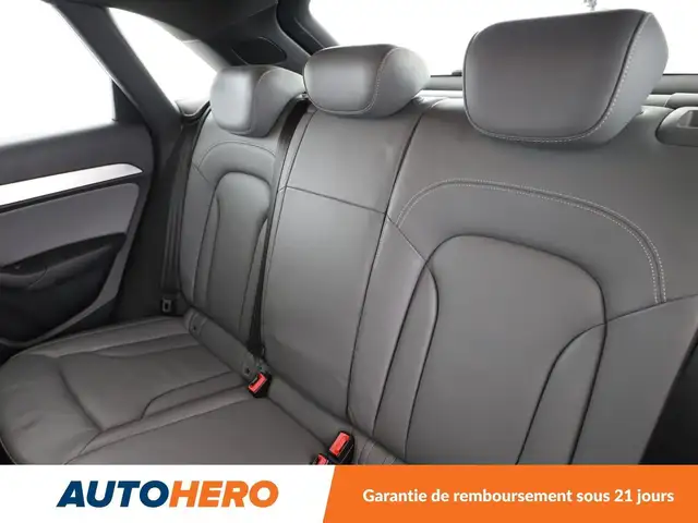 Audi Q3 view 14