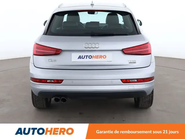 Audi Q3 view 5