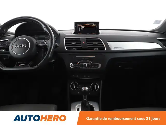 Audi Q3 view 12