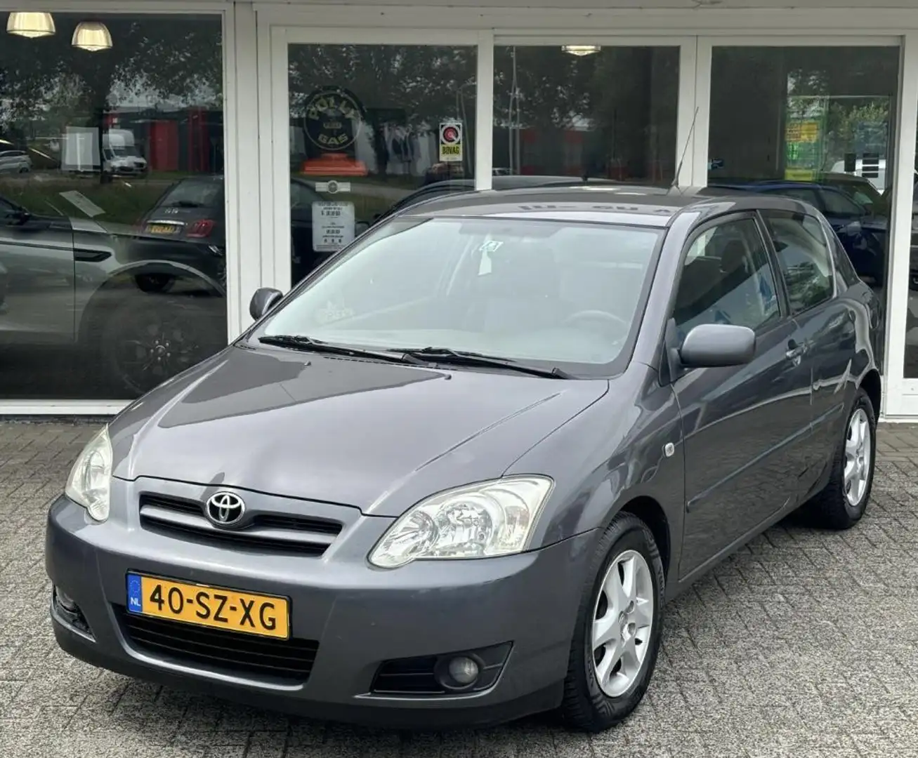 Toyota Corolla 1.6 VVT-i Sport Anniversary Grijs - 2