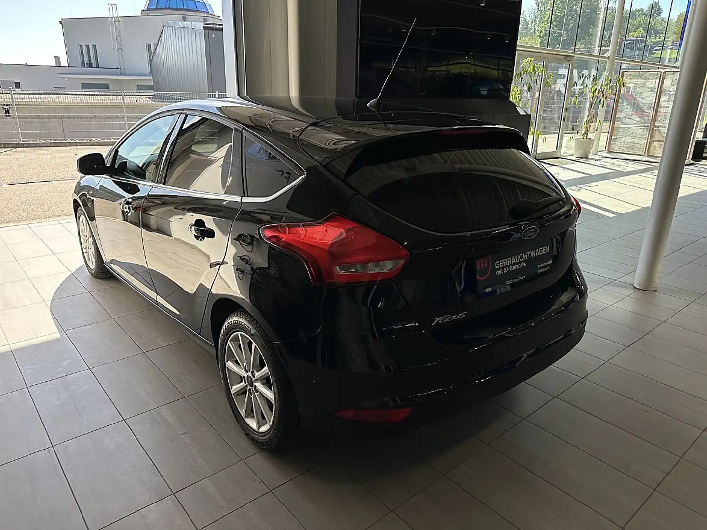 Ford Focus 1,5 TDCi Titanium Schwarz - 2