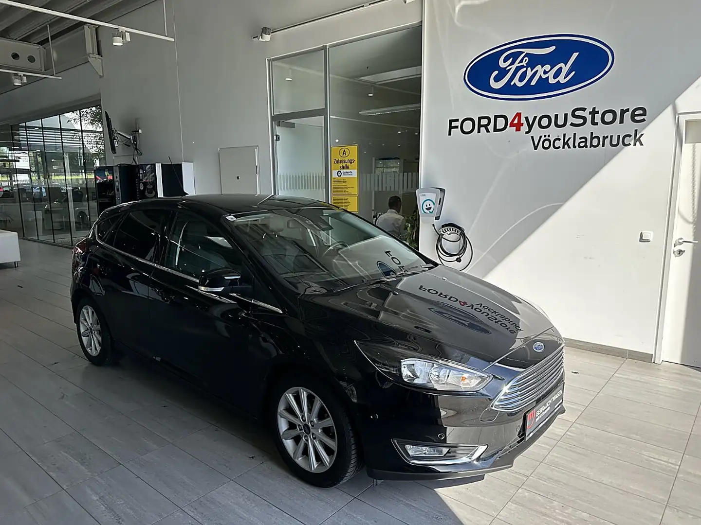 Ford Focus 1,5 TDCi Titanium Schwarz - 1