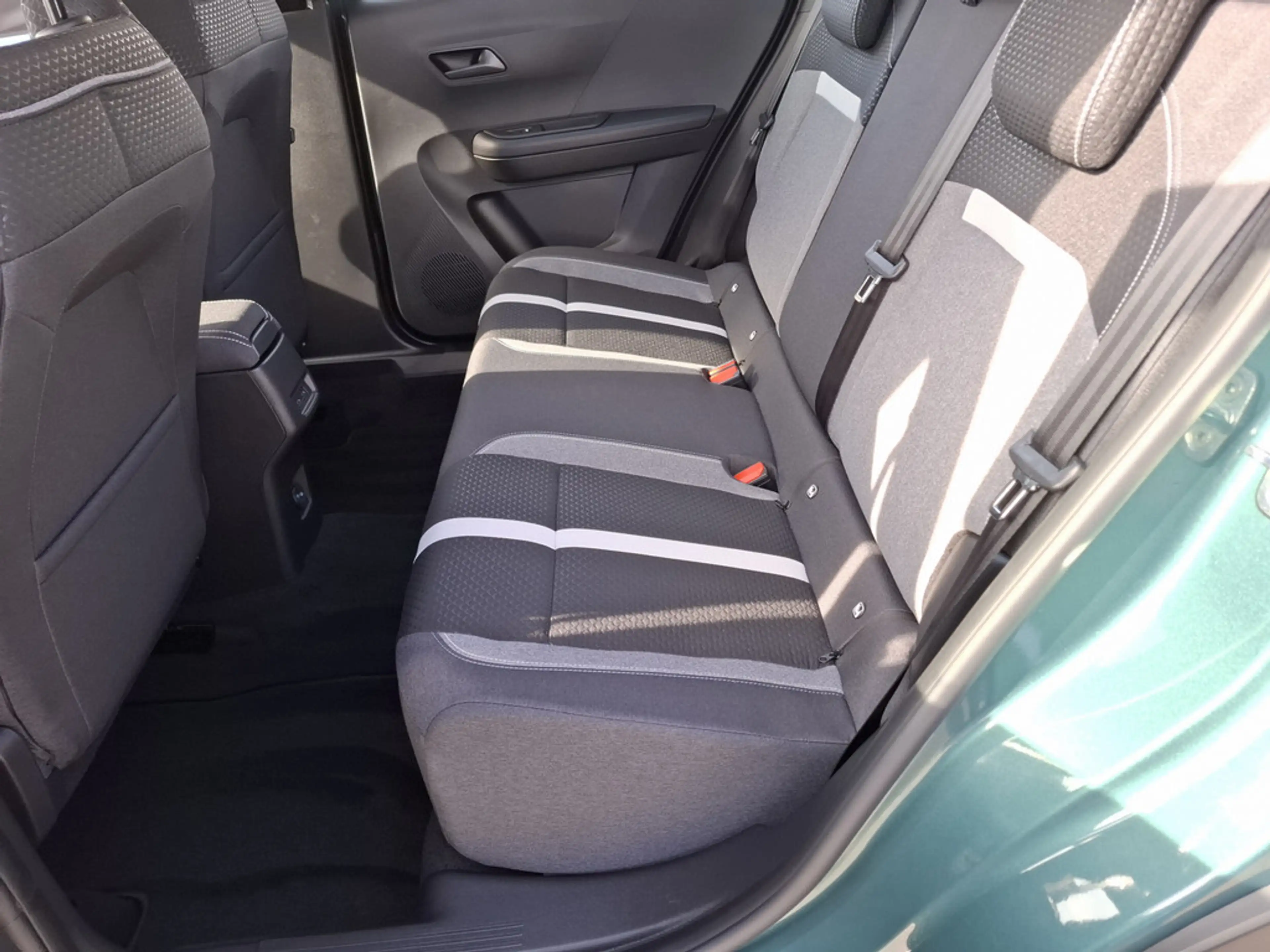 Opel Frontera Edition 1.2 81 kW KAMERA NAVI LED — photo 6