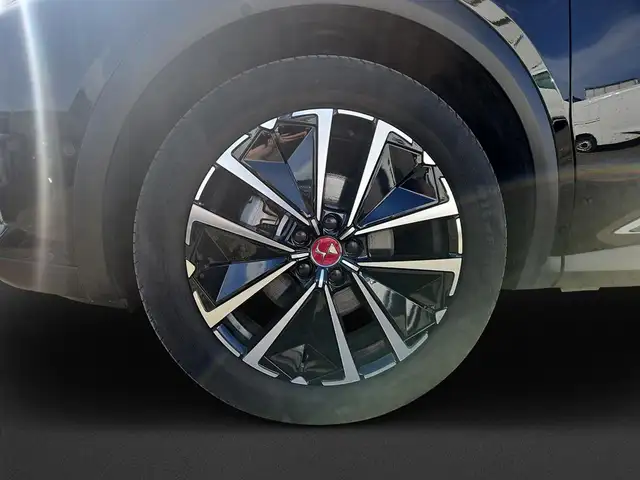 DS Automobiles DS 7 Crossback view 8