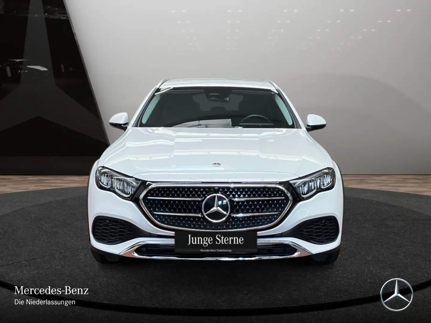 Mercedes-Benz E 220 d T 4M Avantgarde Airmat Stdhzg Distr. LED Weiß - 2