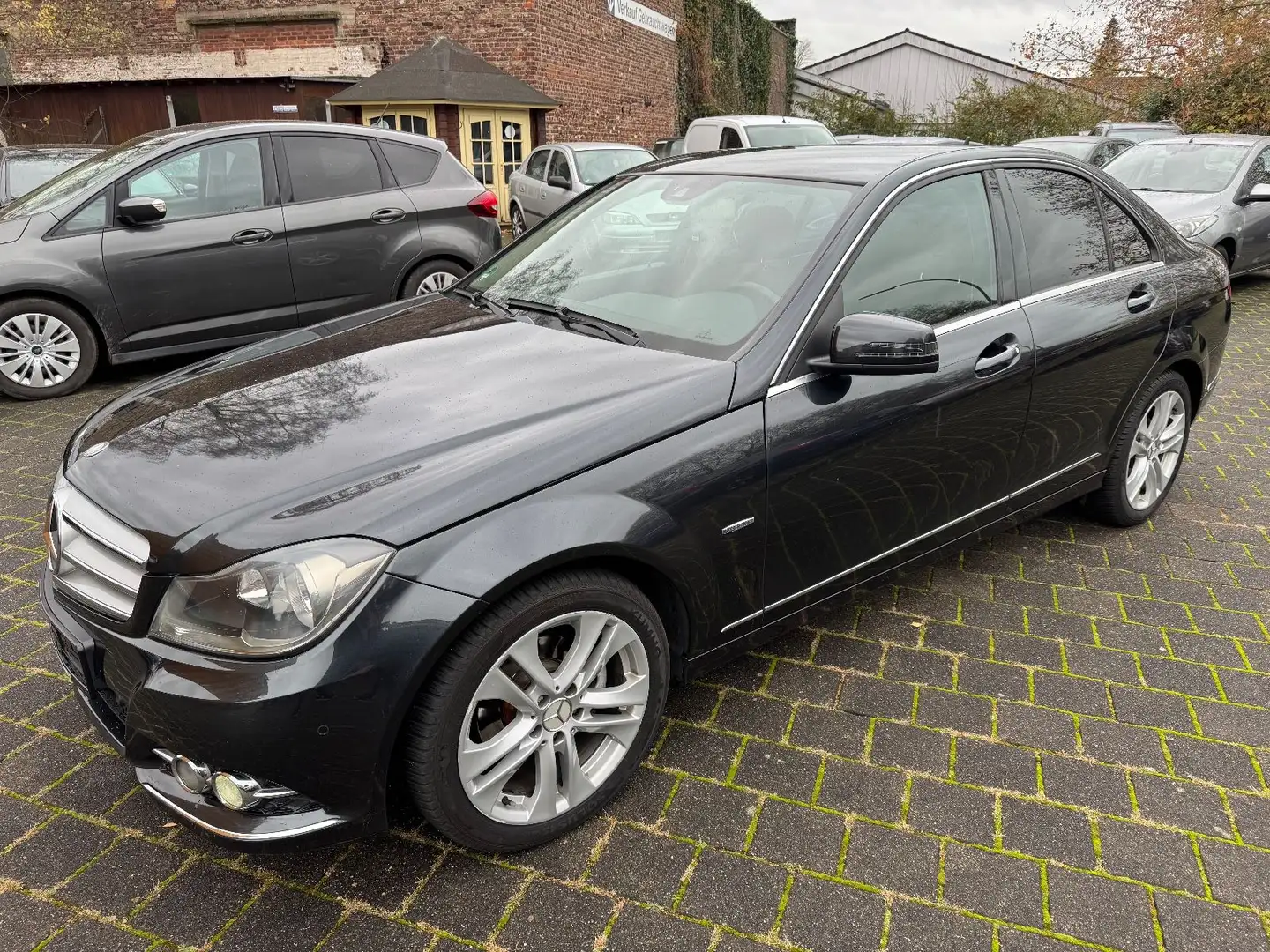 Mercedes-Benz C 200 C200 CDI Limo. BlueEfficiency Avantgarde/AUTOMAT Noir - 1